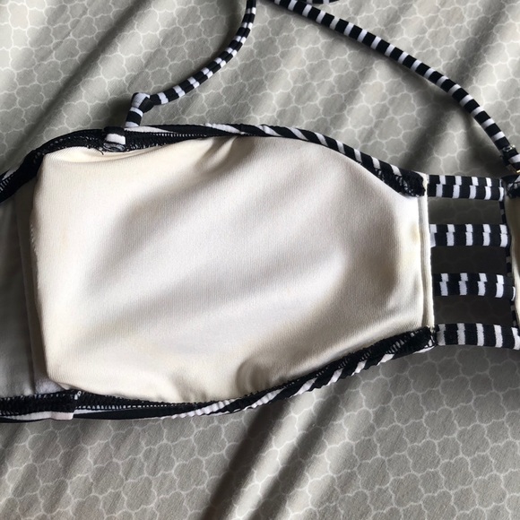 Striped VS Bandeau - Picture 4 of 5